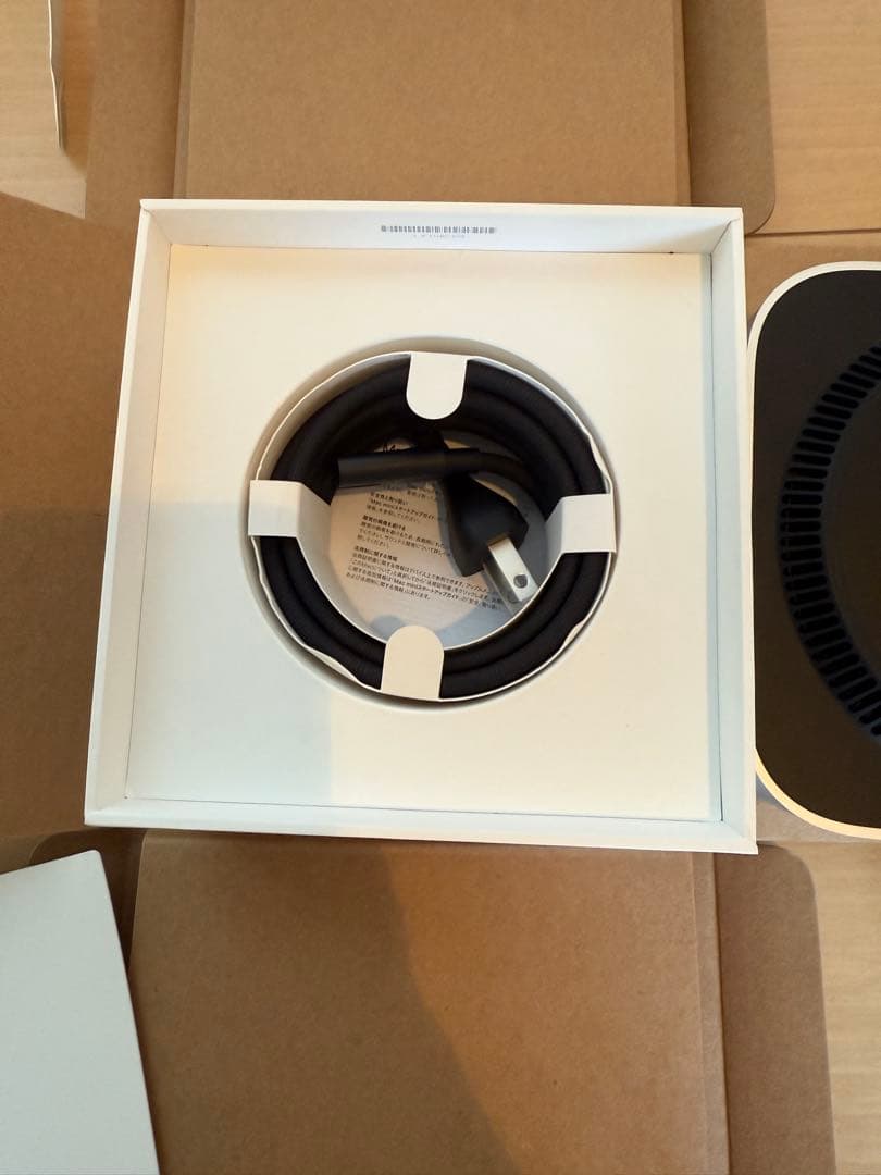 Mac mini M4（シルバーメモリ：16GB /SSD：256GB