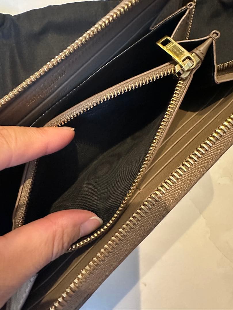 SAINT LAURENT ベージュレザー長財布 保存袋付き