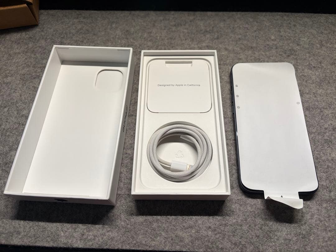 iPhone 13 128GB ミッドナイト 美品 バッテリー89% 初期化済