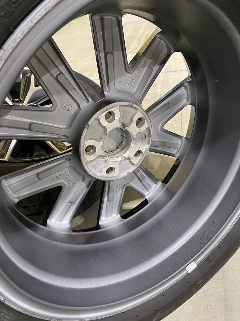 レクサス　LBX純正アルミホイール　タイヤ4本セット！