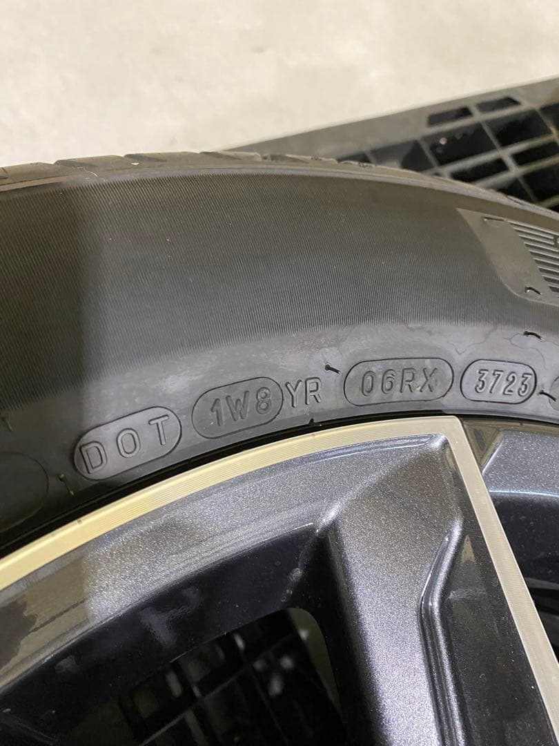 レクサス　LBX純正アルミホイール　タイヤ4本セット！