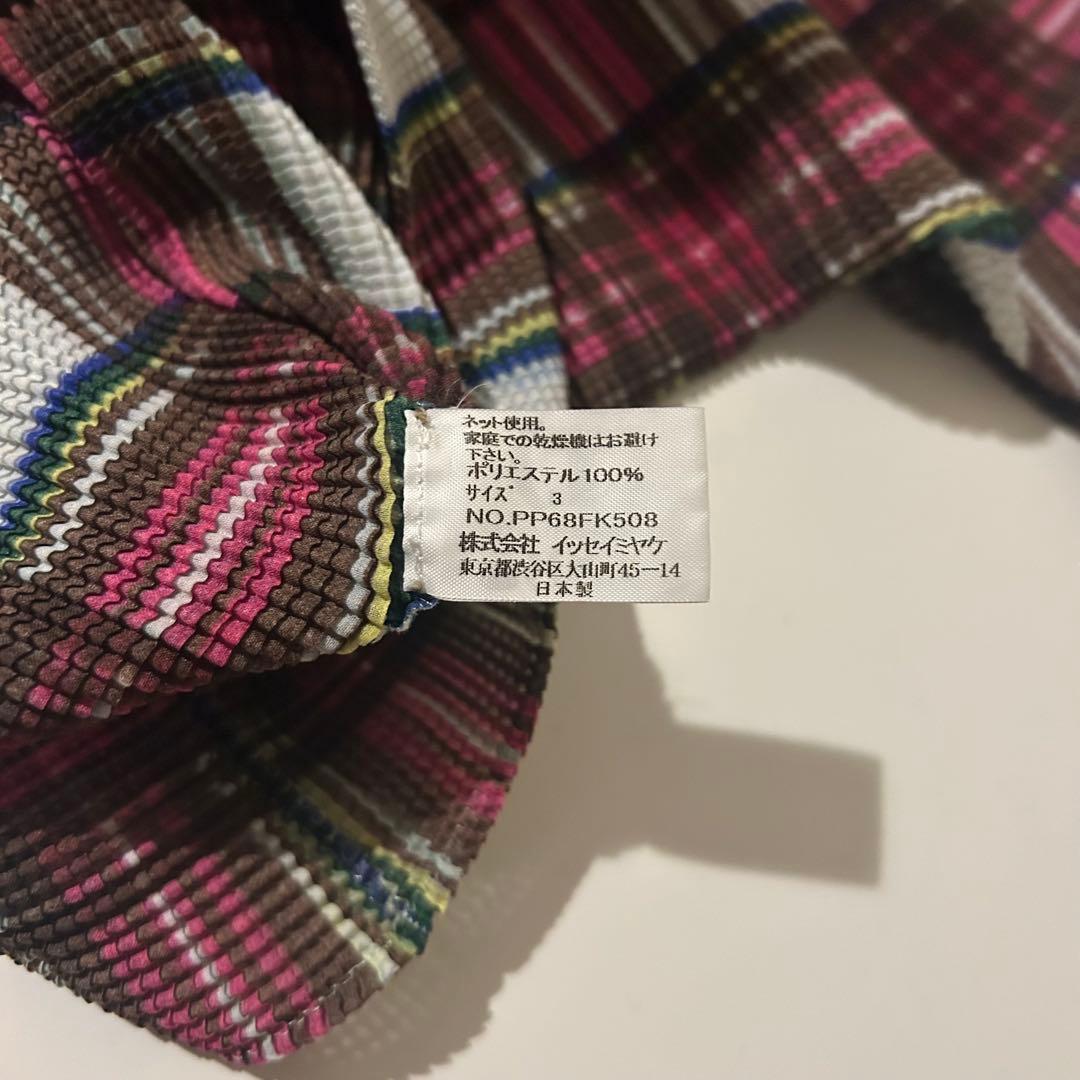 ミヤケイッセイプリーツチェック柄タートルネック