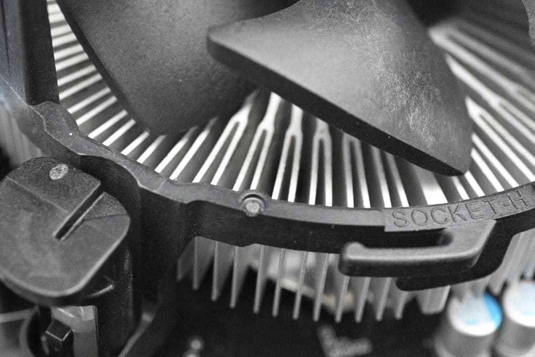 Intel Core i7-8700 3.2GHz CPU 動作確認済み