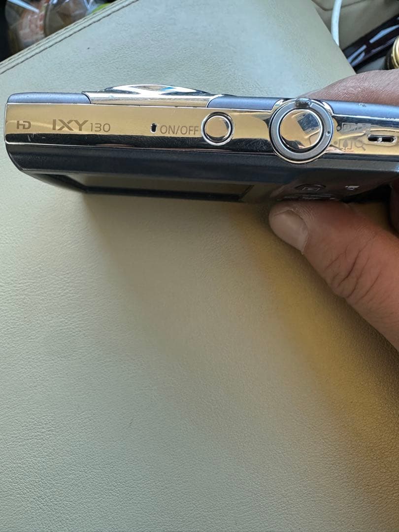 Canon IXY 130 デジタルカメラ 本体と充電器付き