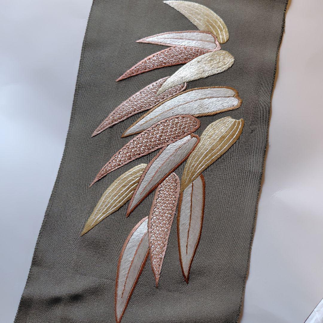 手刺繍の半襟　紫織庵