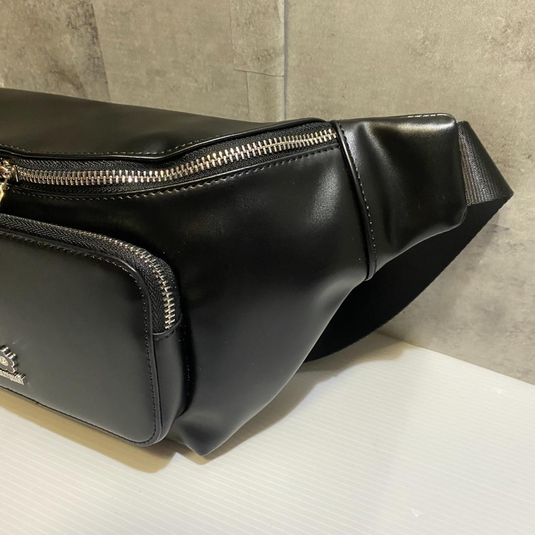 【未使用級】MARY QUANT　レザーボディバッグ