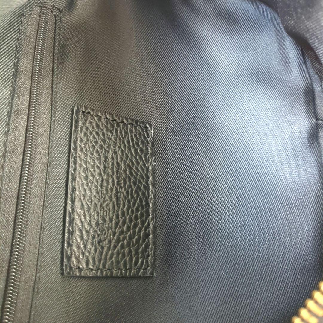 【極美品】AULENTTI　ボディバッグ　ウエストバッグ　レザー　ブラック