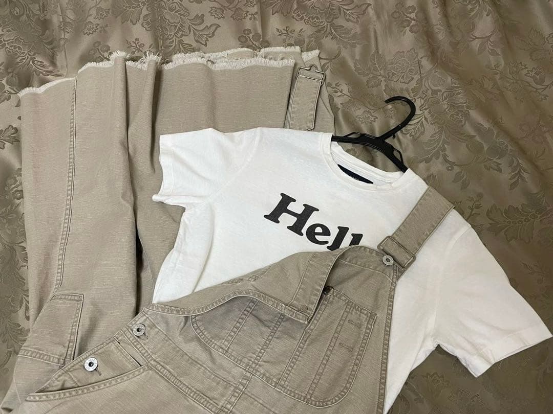 ２点セットマディソンブルーMadison BlueスカートとHelloTシャツ