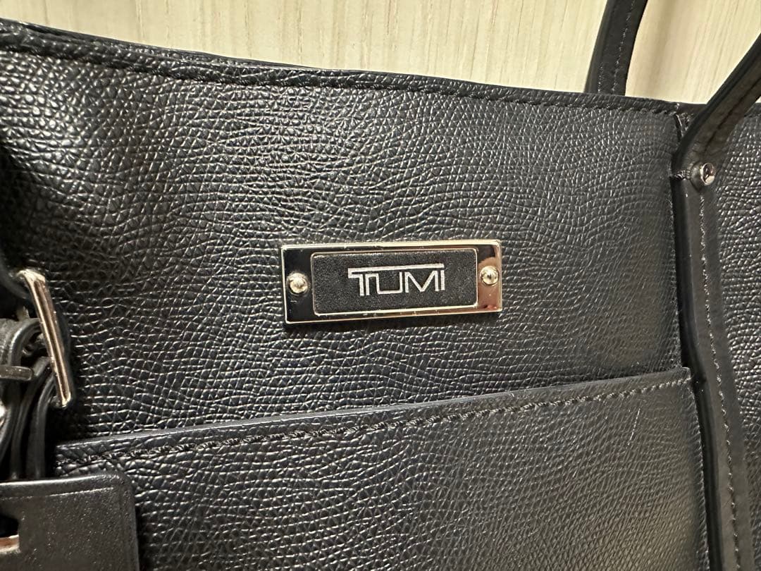TUMI トートバッグ