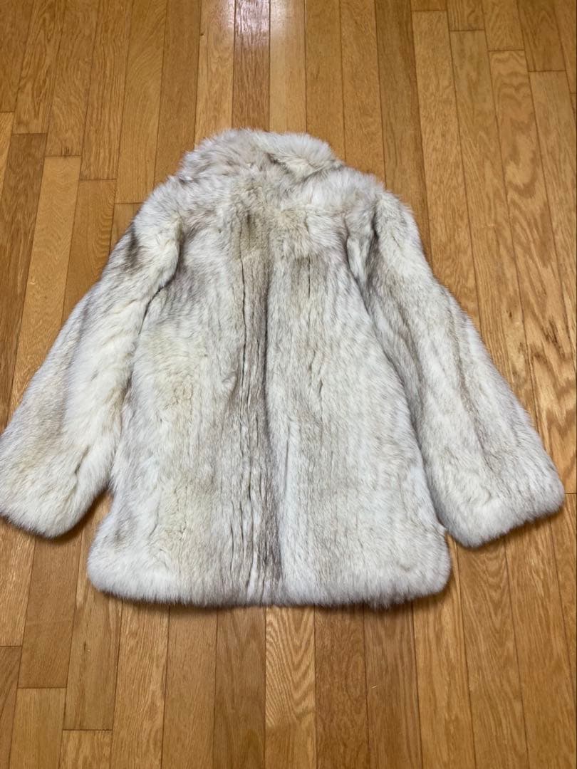 EMBA 毛皮　シルバー　ホワイトファーショートコート コート　ファー