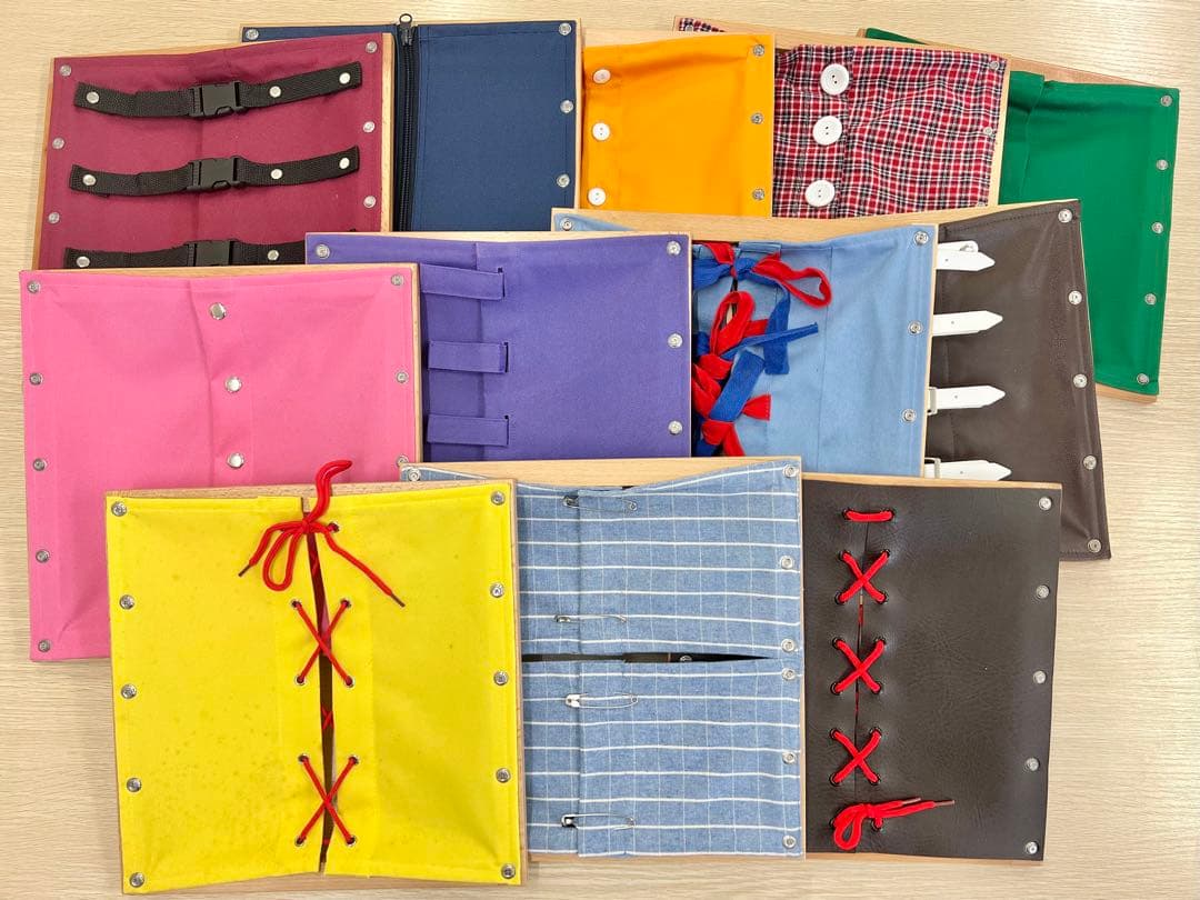 モンテッソーリ　着衣枠　12個セット