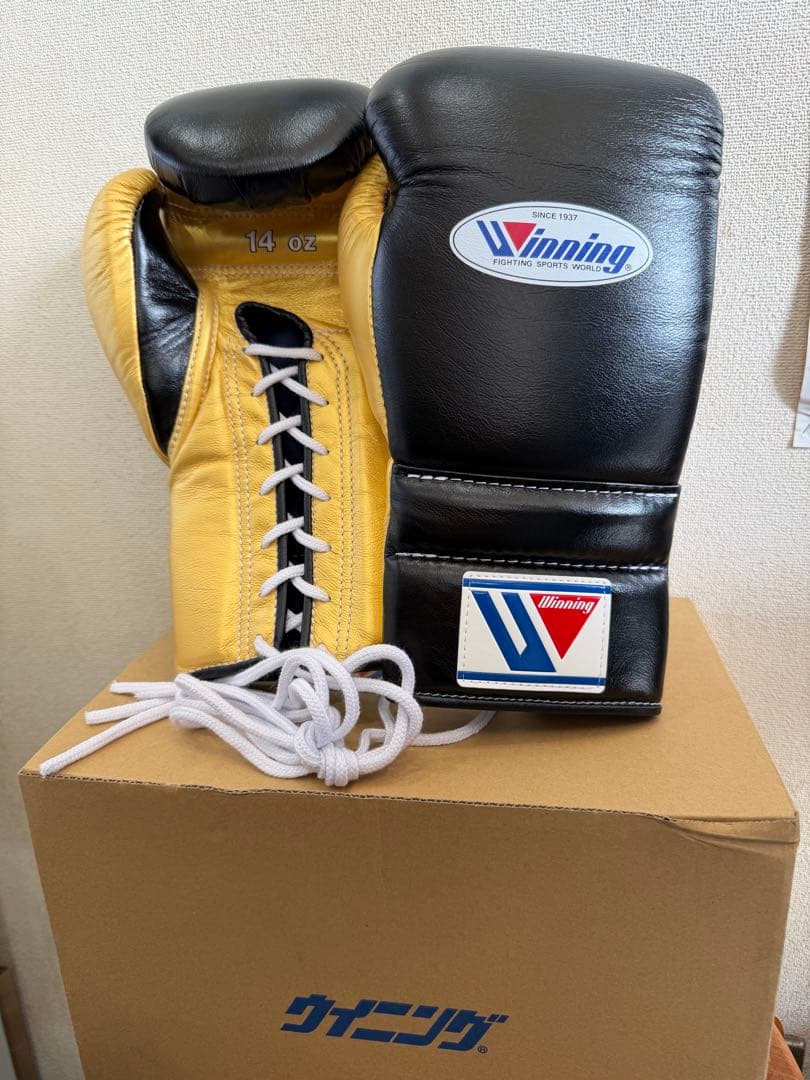 ウイニング　ボクシンググローブ　14oz 紐式　黒　ゴールド 新品
