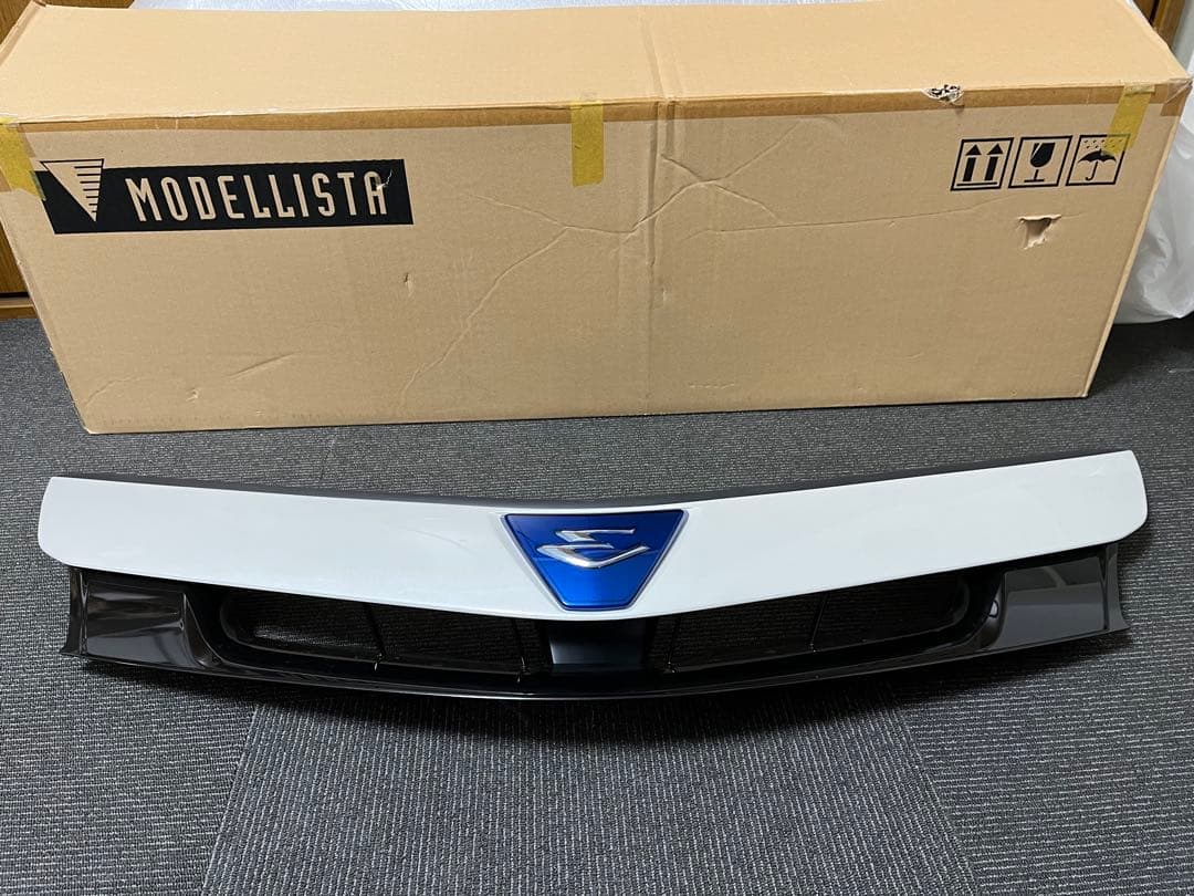 フロントグリル トヨタ エスティマハイブリッド