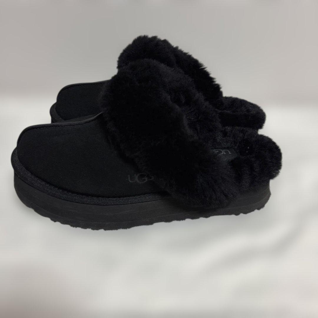 綺麗♡UGG 黒 スエード ファー付き クロッグ サンダル　サボ　アグ　24