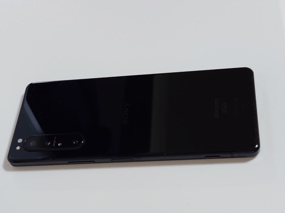 SONY Xperia 1 II 5G ケース付き　エクスペリア