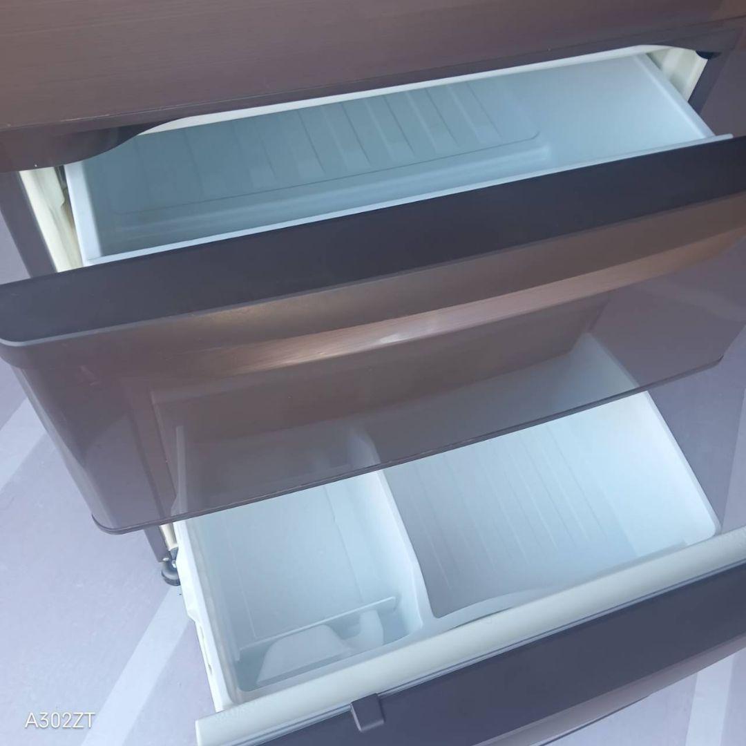 C06D4 送料設置無料　Panasonic　自動製氷機能付大型冷蔵庫　315L