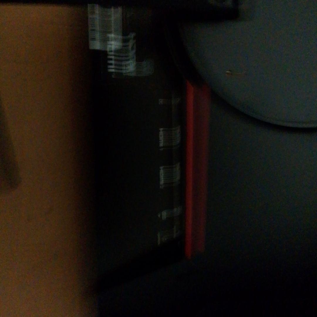 ゲーミング湾曲モニター 黒 赤いライン付き