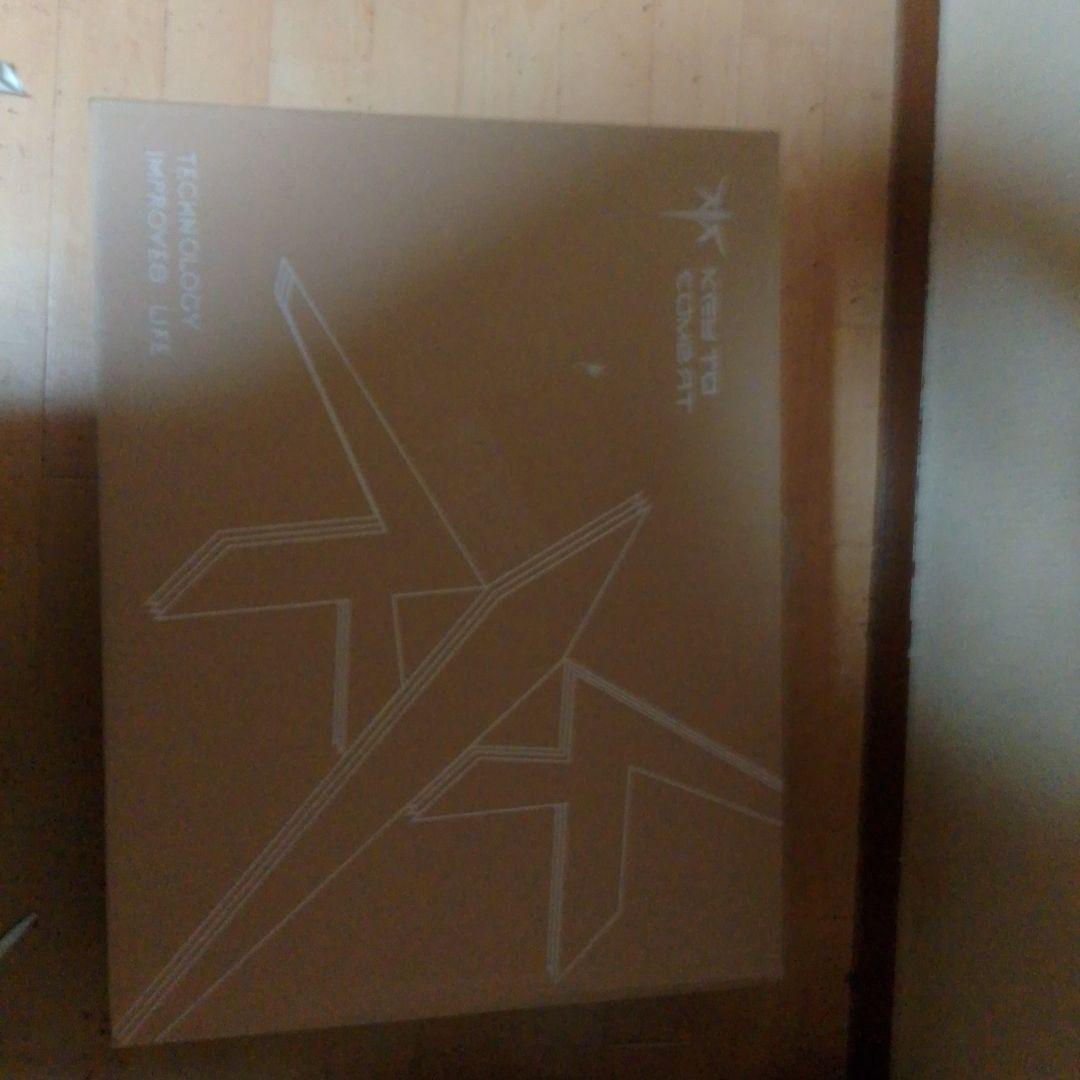 ゲーミング湾曲モニター 黒 赤いライン付き