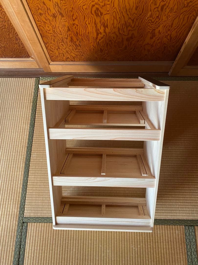 Yaskuro様限定の、手摺り付き3段の踏み台です。