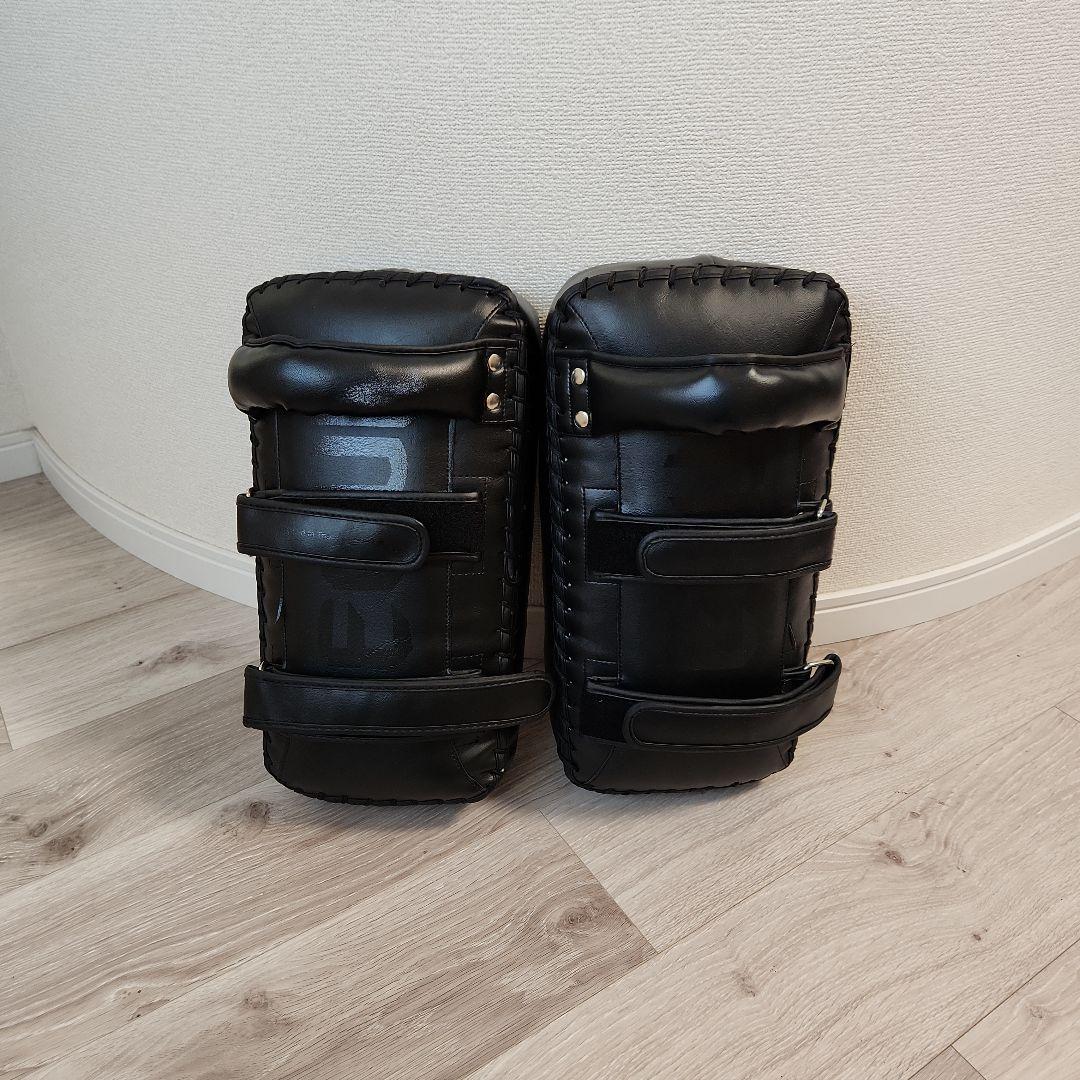 VENUM パンチングミット 黒 グローブ10oz