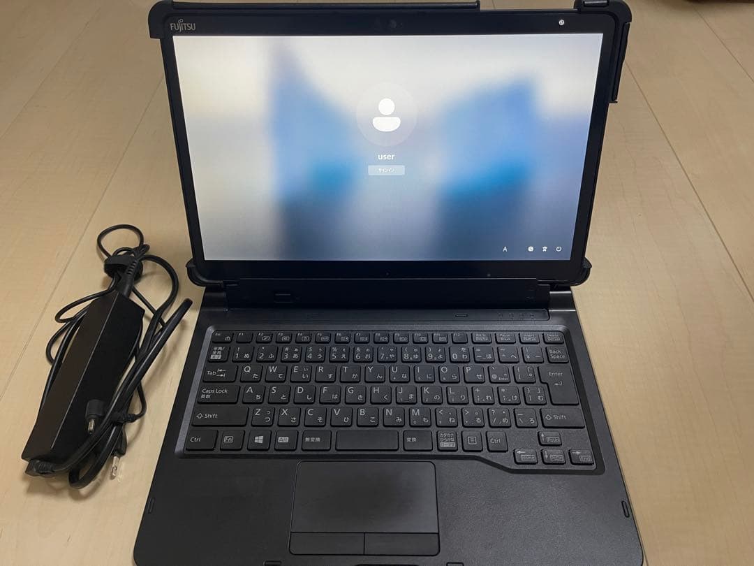 Fujitsu Q7311/FB バッテリー良好　プロテクターカバー付き