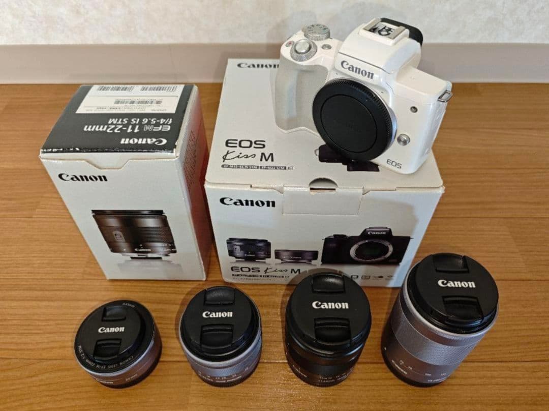 Canon EOS Kiss M ミラーレス一眼 4本レンズ付き