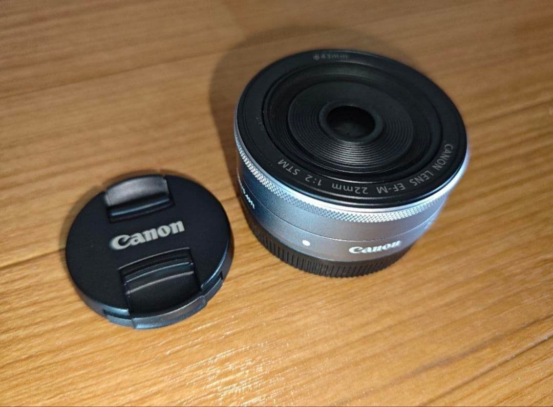 Canon EOS Kiss M ミラーレス一眼 4本レンズ付き