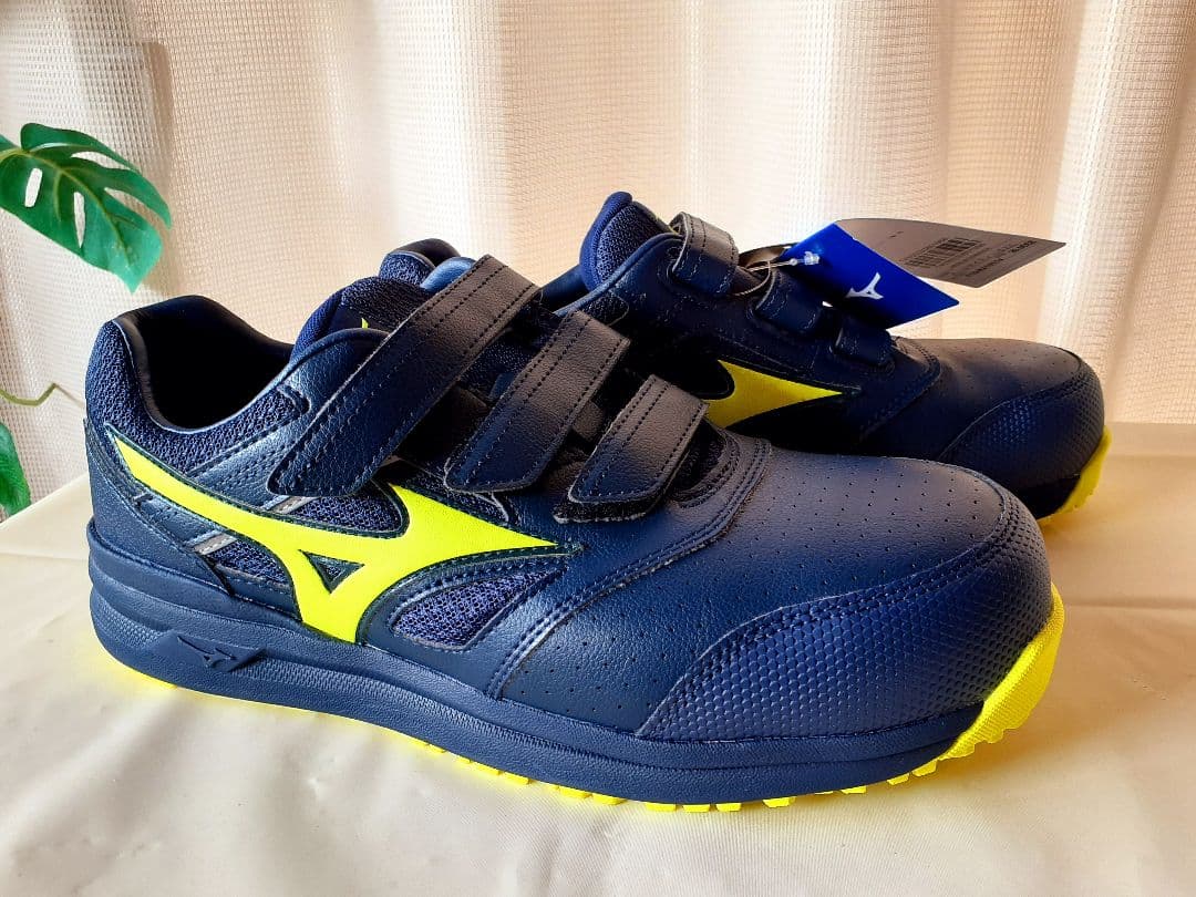 未使用タグ付き♪ ミズノ安全靴 ２６cmEEEネイビー×イエロー 人気カラー！