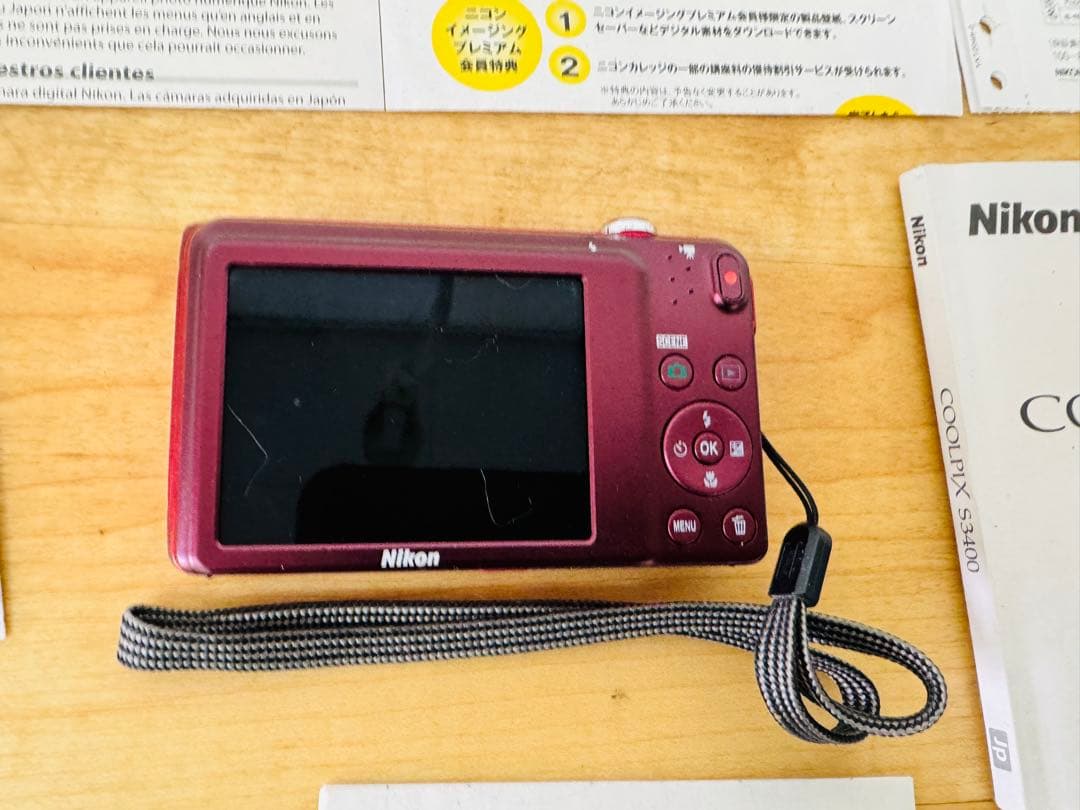 Nikon COOLPIX S3500 赤 コンパクトデジタルカメラ 軽量レトロ