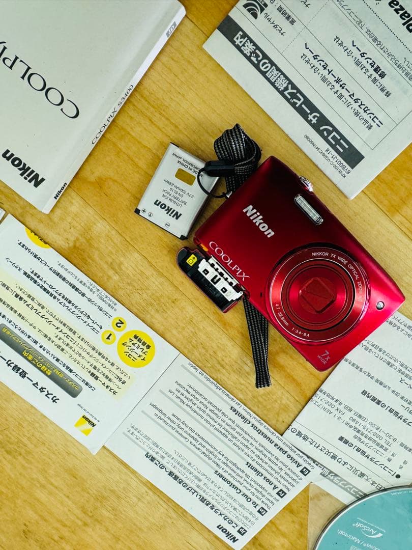 Nikon COOLPIX S3500 赤 コンパクトデジタルカメラ 軽量レトロ