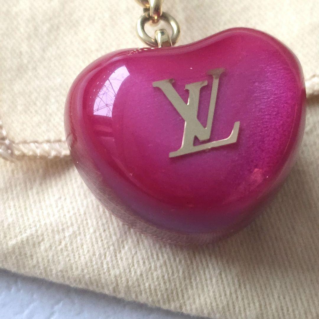 LOUIS VUITTON ルイヴィトン ポルトクレ ポム ハートりんごチャーム