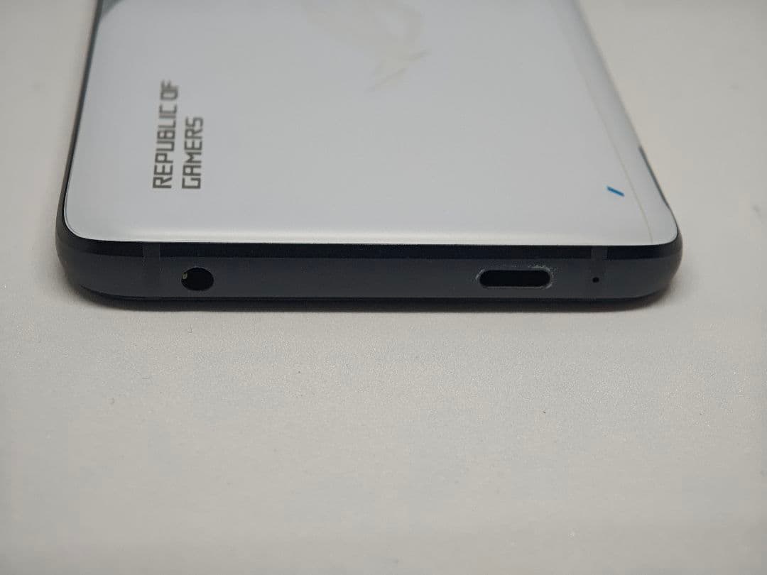 【年末限定値下げ】ROG Phone 7 16GB/512GB ホワイト