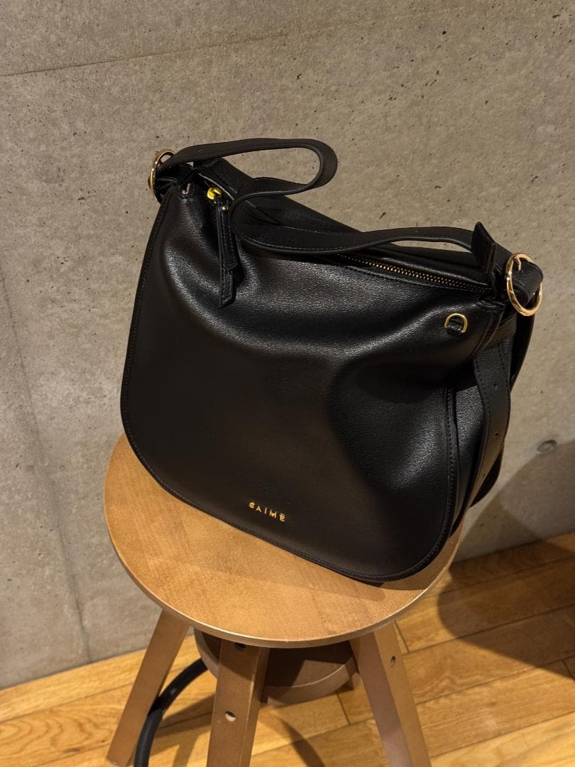 SAIME ブラック ショルダーバッグ