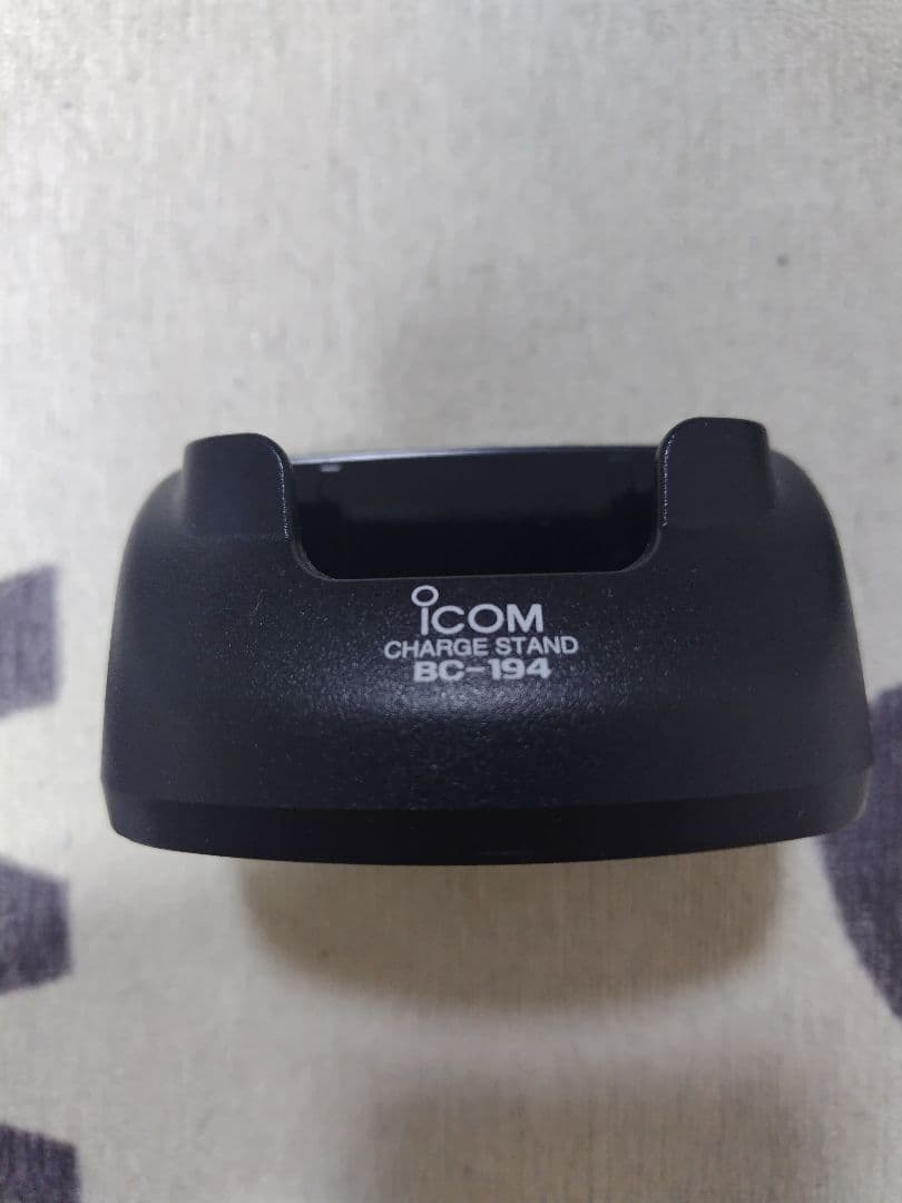 ICOM IC-R6 受信機 ACアダプター・充電スタンド付き