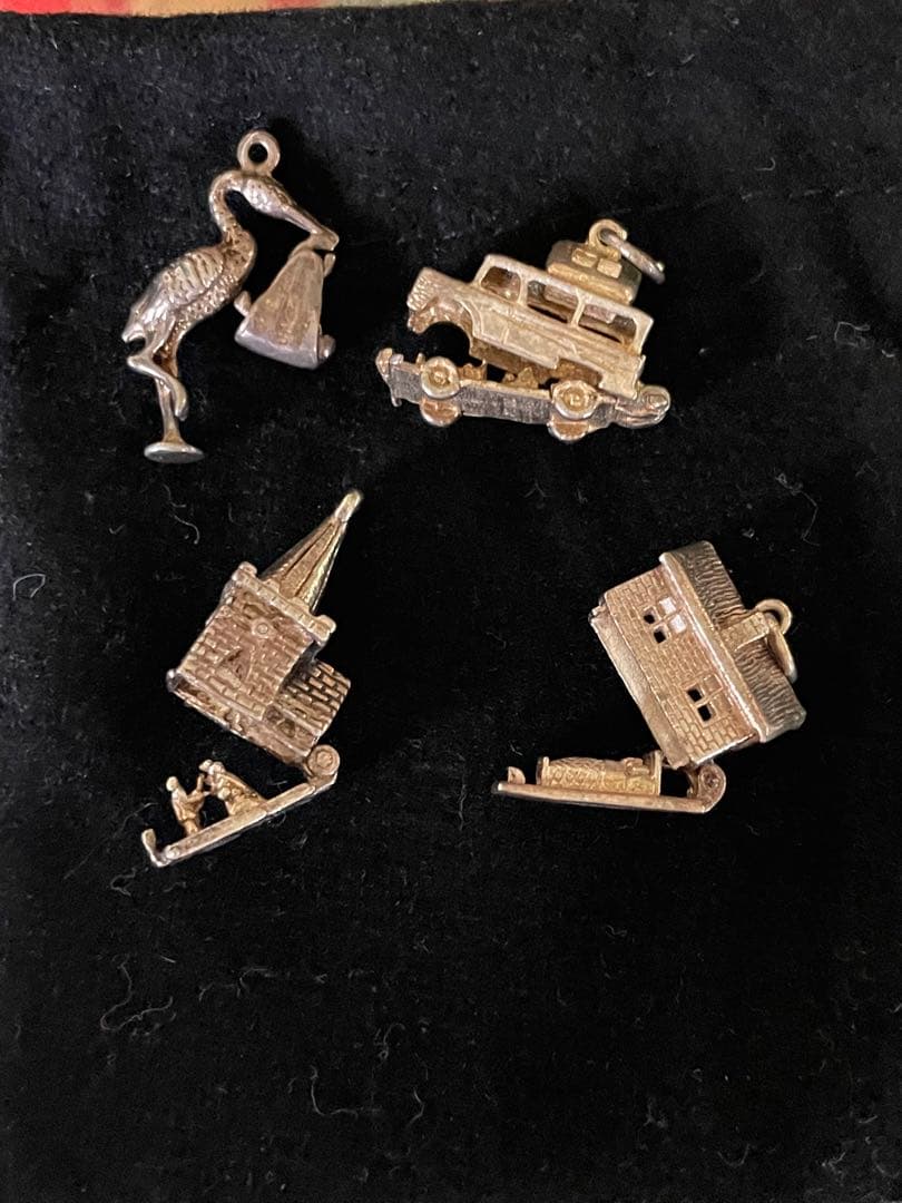 アンティーク　ヴィンテージ　チャーム4点セット
