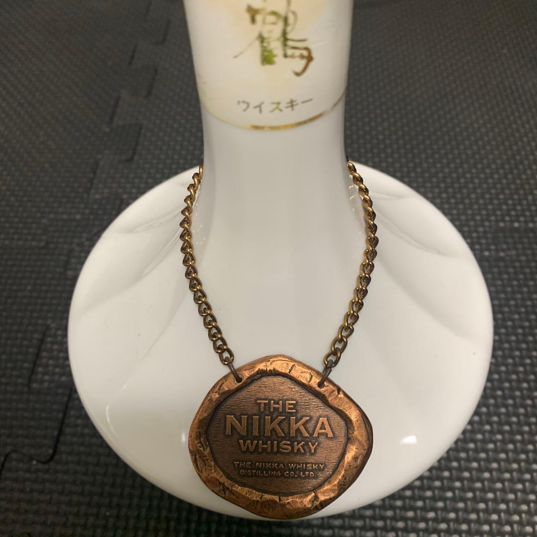 NIKKA ウイスキー メダル付きボトル，レア物古酒、値下げ