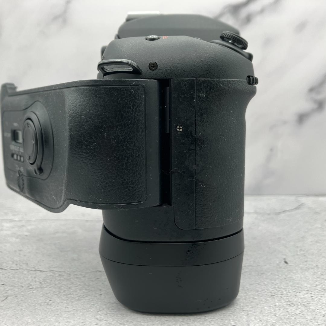 Nikon F80 ボディ MB-16 フィルムカメラ 訳あり品