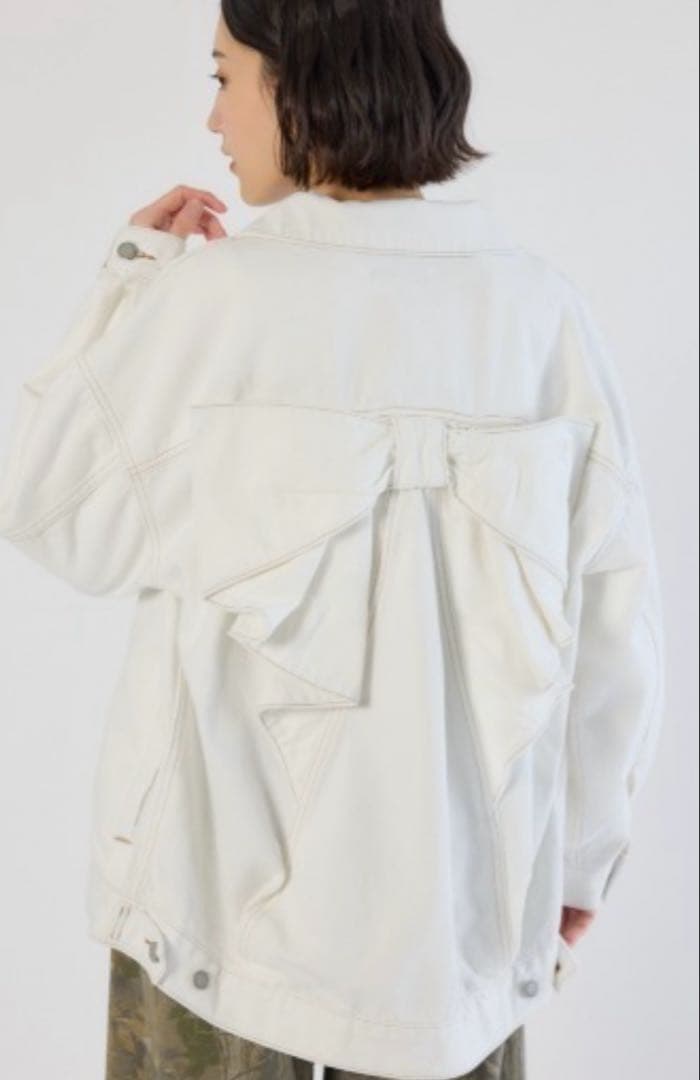 連休限定値下げ！ロデオクラウンズビックリボンデニムジャケット