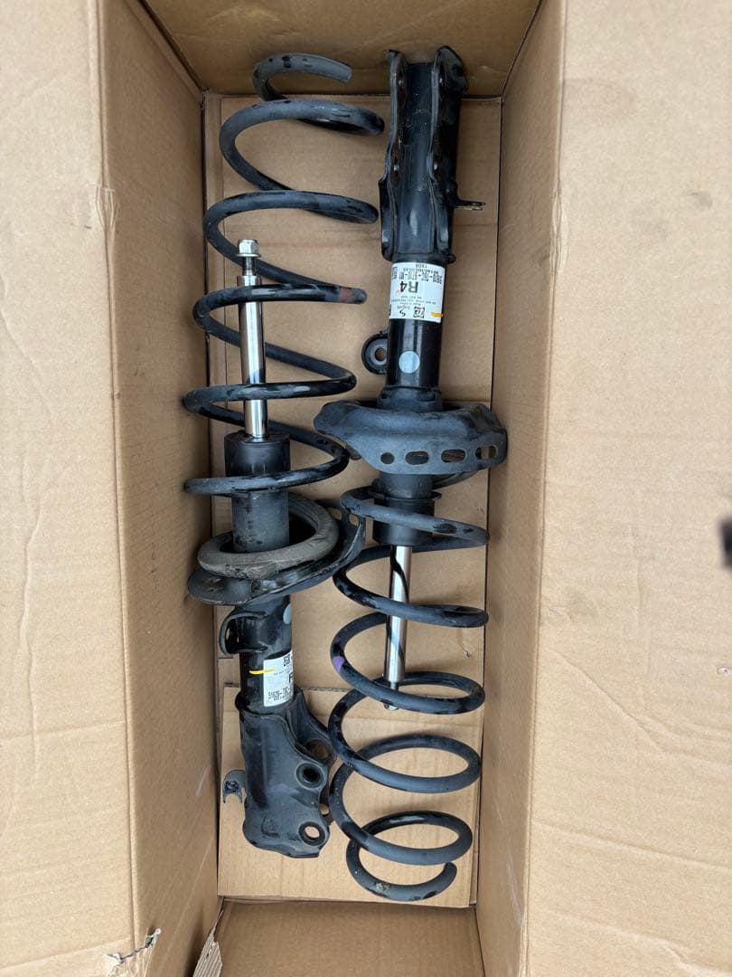 オデッセイrc4 純正サスペンションキット