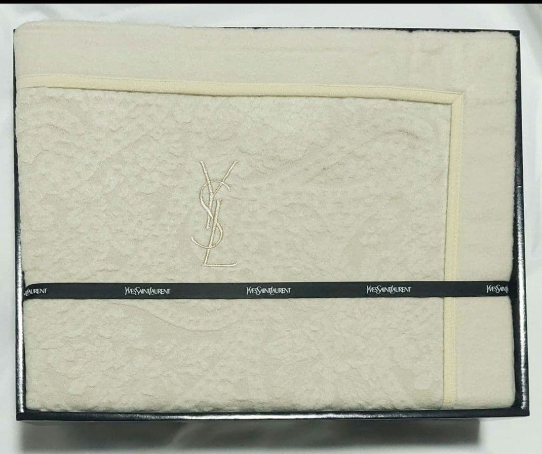 タイムサービス♥️イヴ・サンローラン シルク毛布 綿100%素材