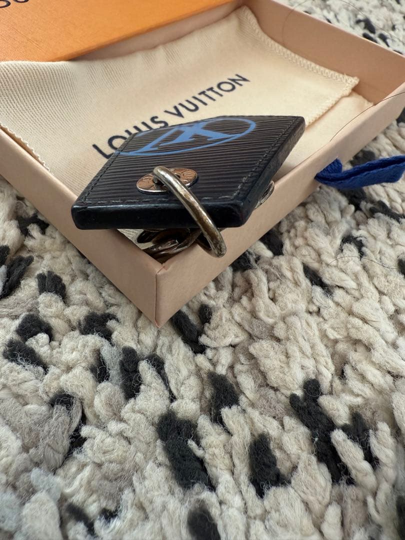 LOUIS VUITTON レザーキーホルダー アンシャッペ