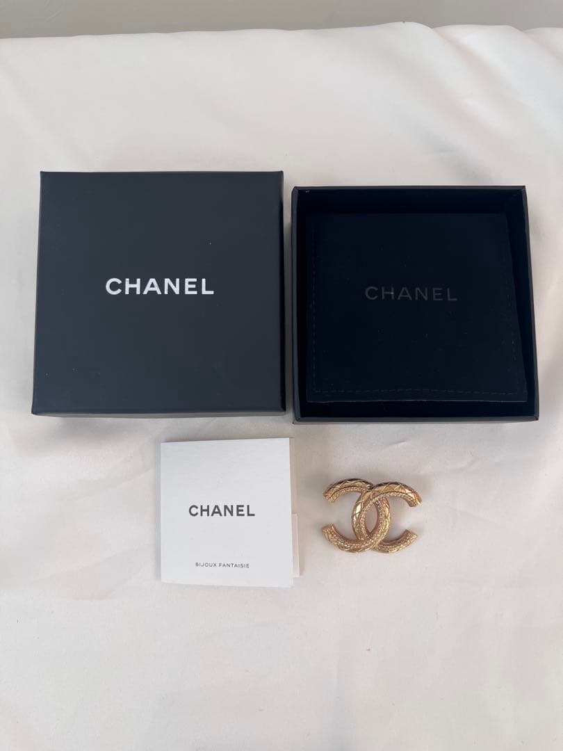 D*y様 CHANELシャネル ブローチ コスチュームジュエリー ゴールド