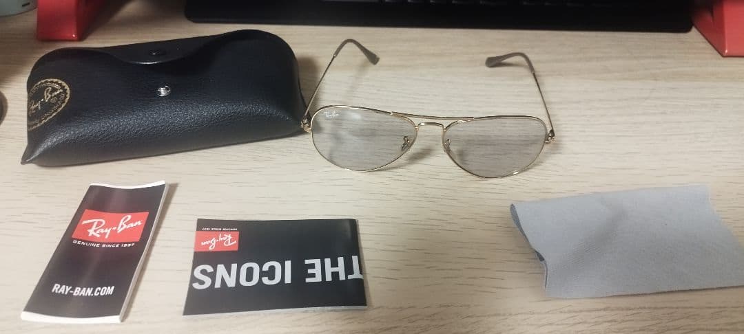 小物 RayBan RB3689 001/13 EVOLVE