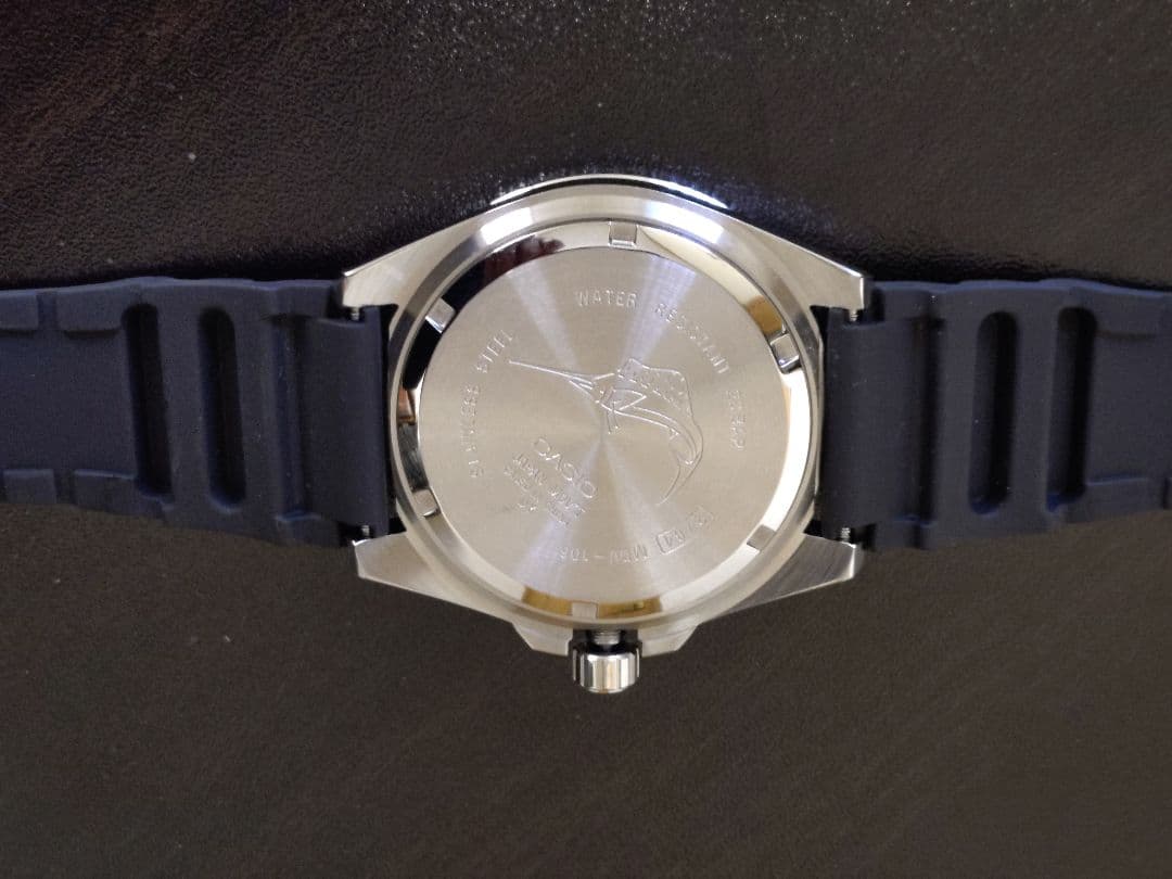 CASIO　ダイバーズウオッチ　MDV-106 ブラック　実質新品