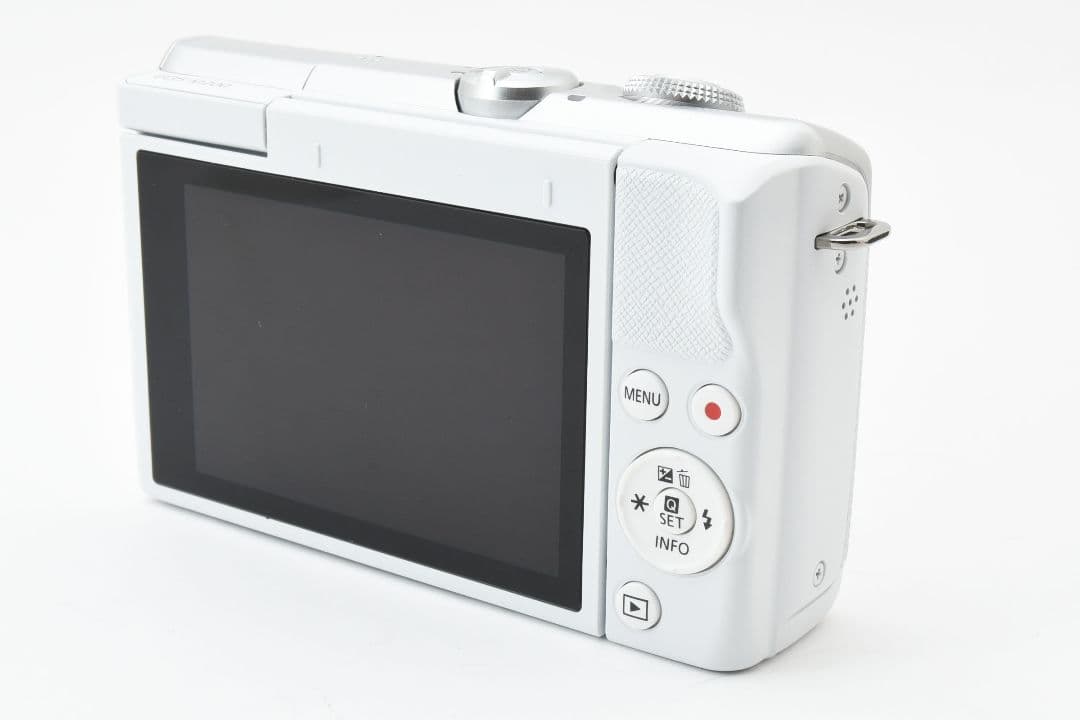 ♥ほぼ新品❤️スリムミラーレス♪スマホ転送OK★キヤノン EOS M200❤️