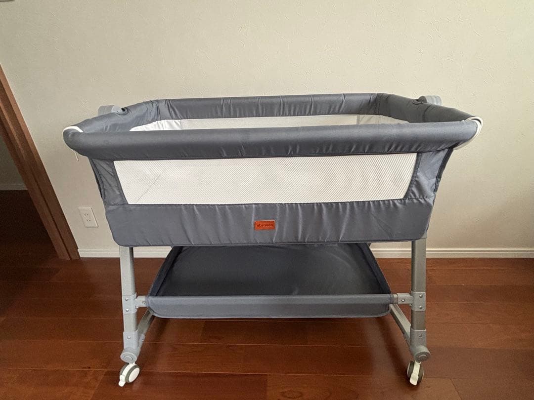 【中古】添い寝のできるベビーベッド♪高さ調節 ゆらゆら寝かしつけ