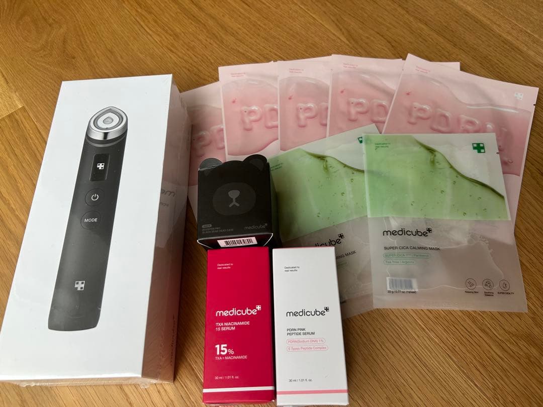 【新品未開封】大人気美顔器ブースタープロ、美容液2種& 限定ヘッドキャップセット