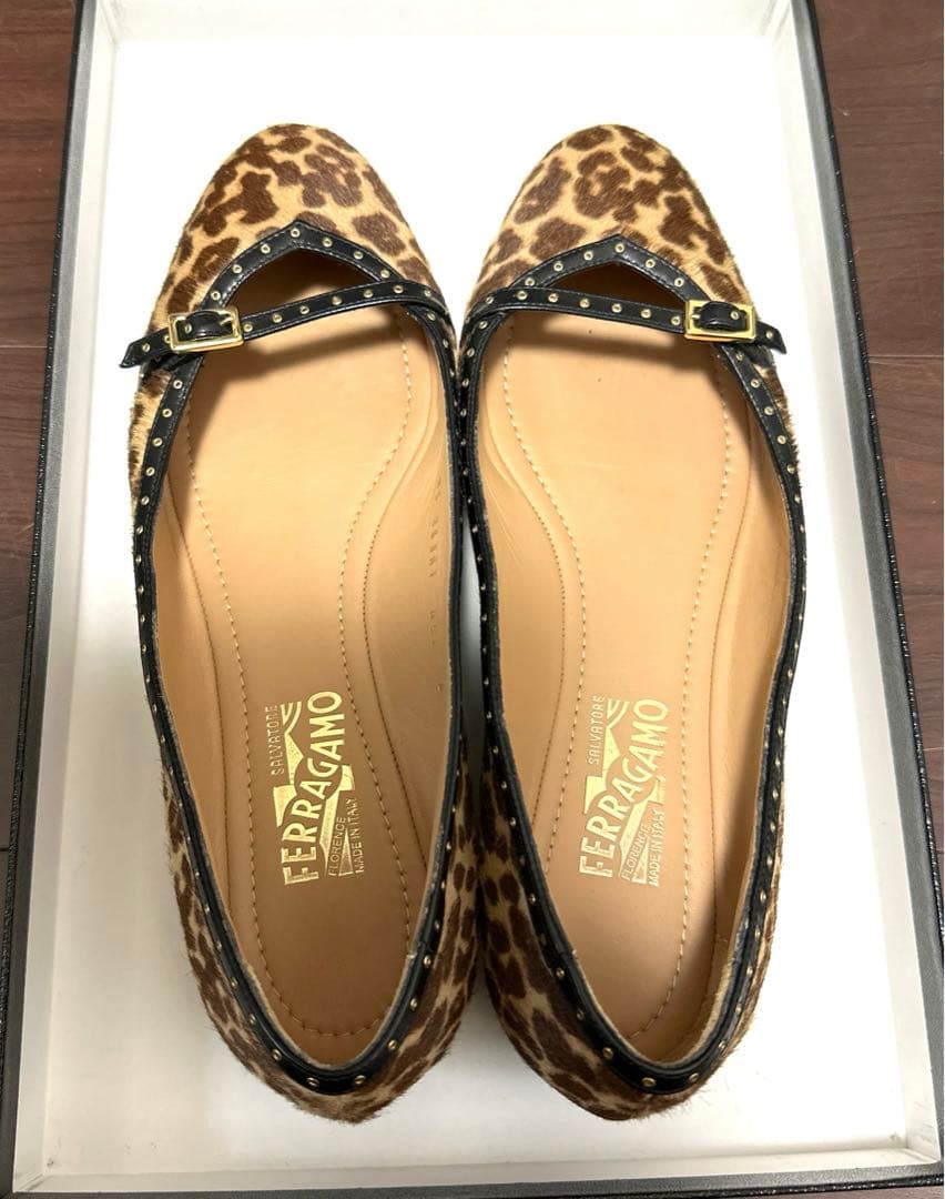 美品❣️フェラガモ♡レオパード柄フラットシューズ