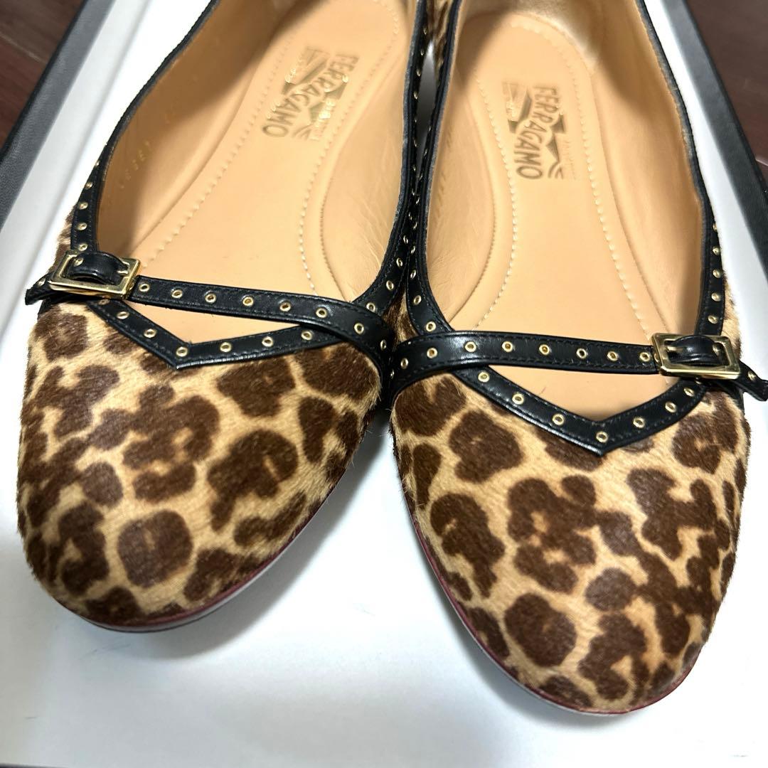 美品❣️フェラガモ♡レオパード柄フラットシューズ