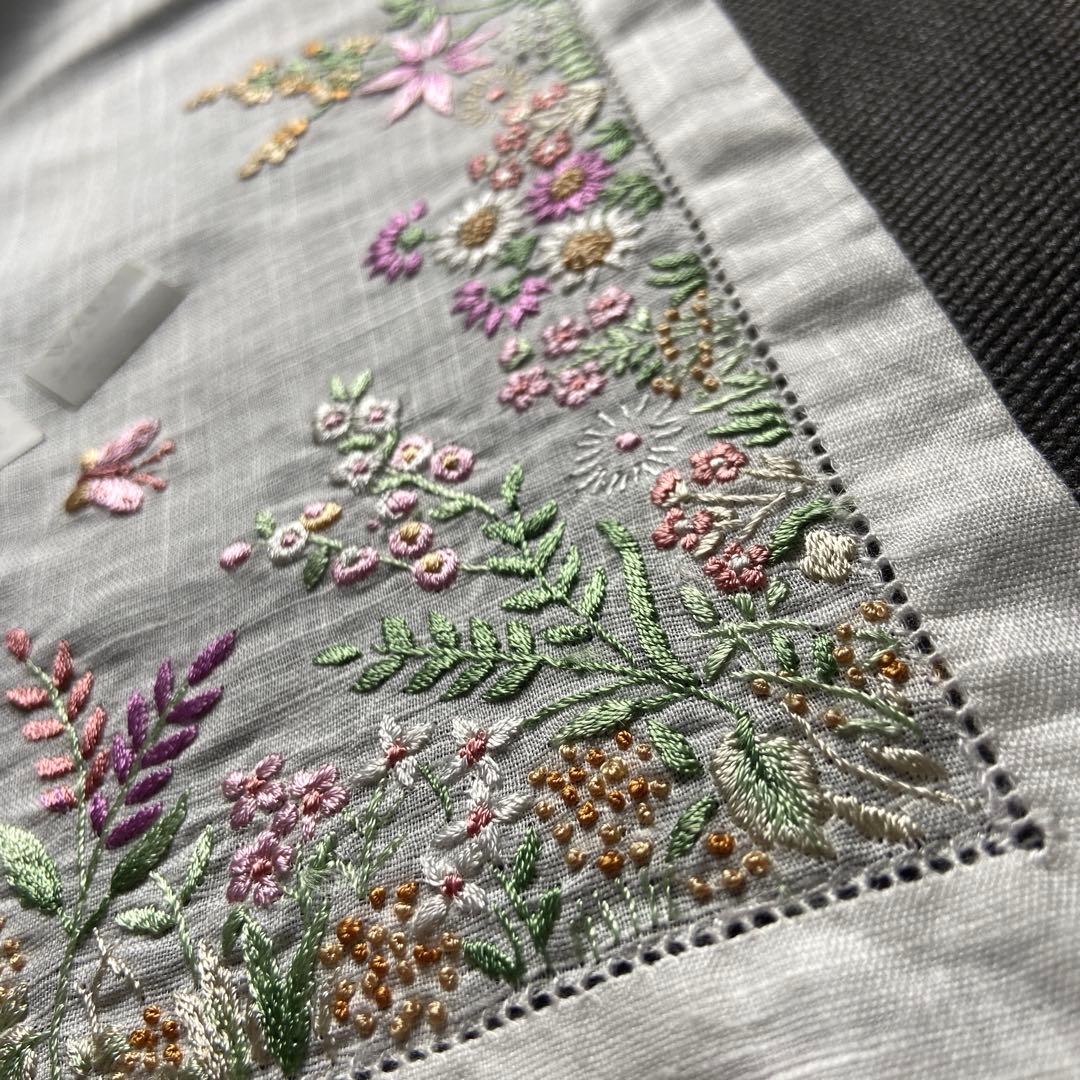 WAKO 和光　手刺繍ハンカチ／野の花